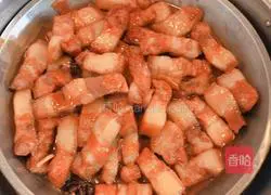  Illustration of how to make braised pork with rose fermented bean curd 9