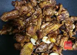 Illustration of how to make braised chicken 7