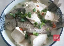 Illustration of how to make crucian carp stewed with tofu 10