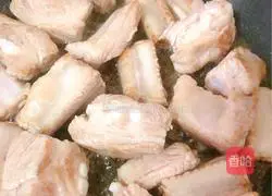 Illustration of Homemade Pork Ribs Stewed with Potatoes 8