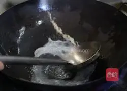 Illustration of how to make fried shredded chicken 14