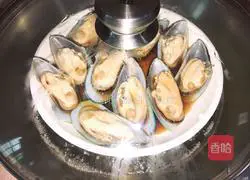 Illustration of how to make green clams with scallion oil 6