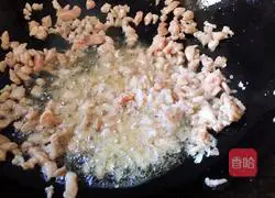 Illustration of how ants climb a tree 7