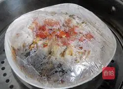 Illustration of how to make chopped pepper enoki mushrooms 6