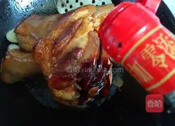 Illustration of Braised Wild Boar Knuckle 11