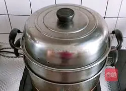 Illustration of how to make pearl meatballs 6