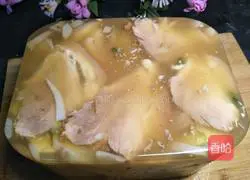 Illustration of how to make frozen pork knuckles 1