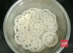 Illustration of how to make sweet and sour lotus root clips 5