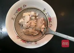 Illustration of grilled oysters with garlic, lemon and green pepper 5