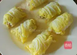 Illustration of how to make baby vegetable and meat rolls 5