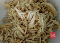 Illustration of how to make shredded chicken vermicelli (Snacks in Jincheng, Shanxi) 3