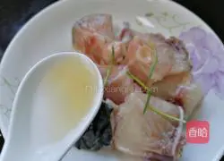 Illustration of how to make steamed grass carp 3