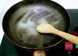 Illustration of home-style braised pork 4