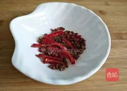 Illustration of how to make pepper and sesame river shrimp 2