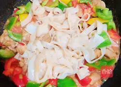 Illustration of Stir-fried Stuffed Chicken Skin with Colorful Peppers (10 Minutes Quick Dish) 13