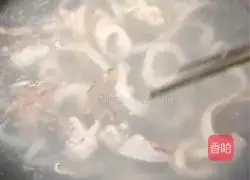 Illustration of how to make fried squid with pickles 2