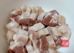 Illustration of how to cook braised pork and potatoes 1