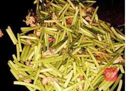 Illustration of how to make fried meat with garlic sprouts 4