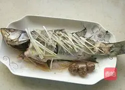 Illustration of how to steam sea fish 6