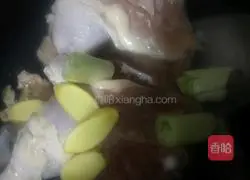 Illustration of how to make saliva chicken 1