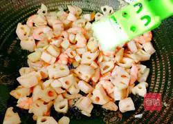 Illustration of how to make fried lotus root with shrimps 9