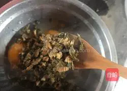 Hunan cuisine: Omelette with dried vegetables Illustration of how to do it 5