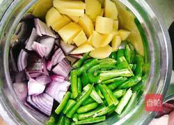 Illustration of how to make dry pot chicken 2