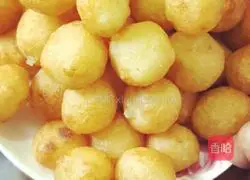 Illustration of how to make potato balls 6