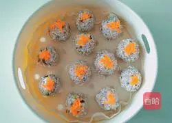 Illustration of how to make mushroom and glutinous rice pearl balls 5