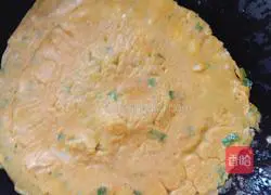 Illustration of how to make chive egg rolls 7