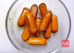 Illustration of how to make fried crispy sausage 2