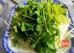 Illustration of how to make scallops with scallion oil 3