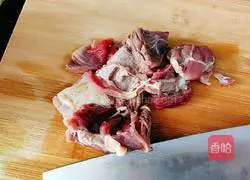 Illustration of how to make beef brisket and stir-fried green beans 7