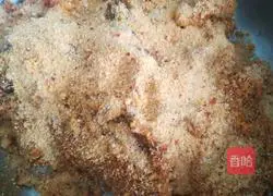 Illustration of how to make steamed pork with rice flour 8