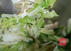 Illustration of how to make cabbage, pork and soybean stew 5