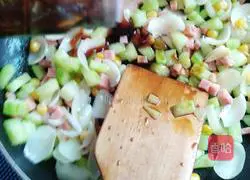 Illustration of how to make lily, cucumber, corn and ham pellets 5