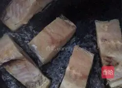 Illustration of braised fish cubes 2