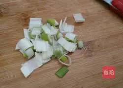 Illustration of how to make fried pork with shredded potatoes 2