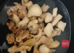 Illustration of how to make fried duck meat with onions 5