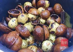 Illustration of how to cook quail eggs in walnut shells 7