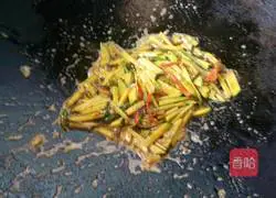 Illustration of how to make fried pumpkin noodles 9