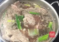 Illustration of how to make fragrant beef brisket in clear soup 2