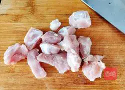 Illustration of how to make crispy lotus root box 6