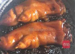 Illustration of how to make lotus root and pig's feet 10