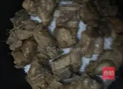 Illustration of how to make pork ribs rice 13