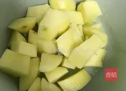  Illustration of how to make potato-roasted chicken nuggets 2