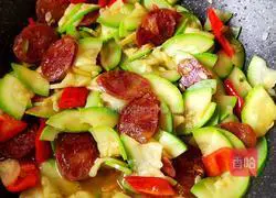 Illustration of how to make fried zucchini sausage 11