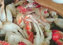 Illustration of how to make fried crab with rice cake 8