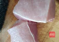 Illustration of how to make boiled pork slices 1