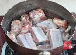 Illustration of how to cook rice cakes with spareribs 2